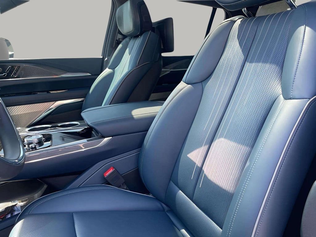 2025 Cadillac Escalade IQ Sport photo 24