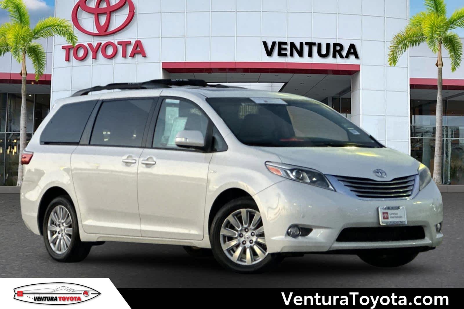 2017 Toyota Sienna Limited's photo