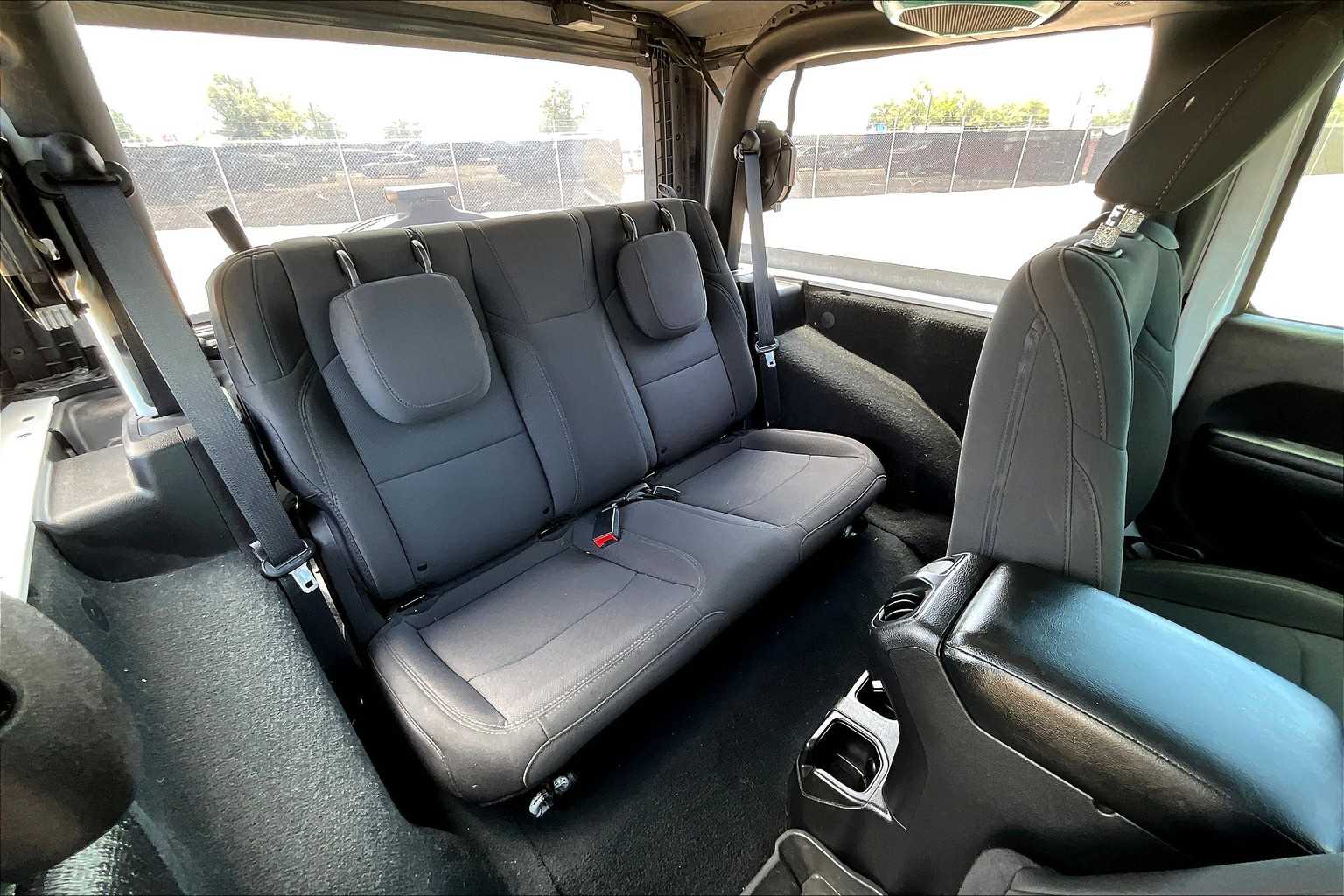 2022 Jeep Wrangler Sport photo 17