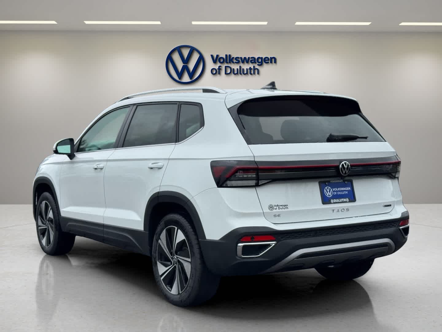 2025 Volkswagen Taos SE photo 3