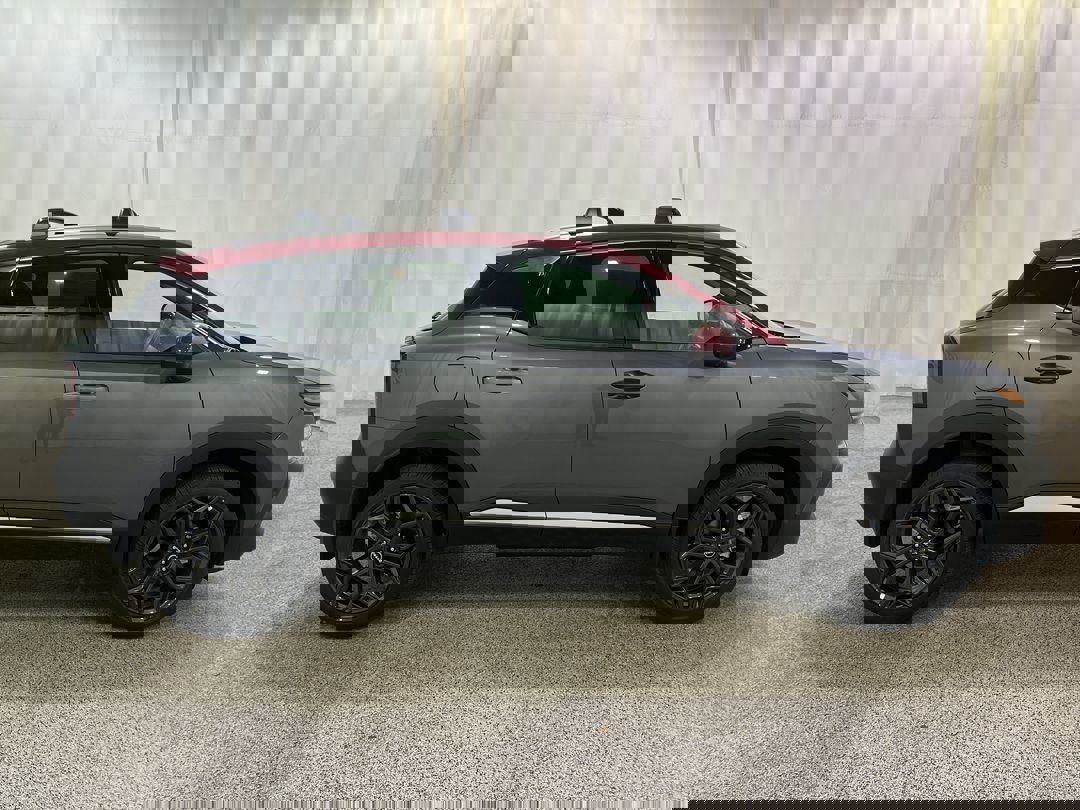 2026 Nissan Kicks SR photo 3