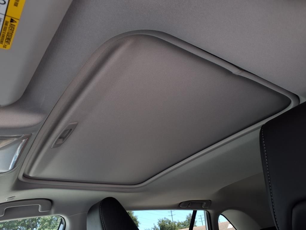 2024 Toyota RAV4 XLE Premium photo 17