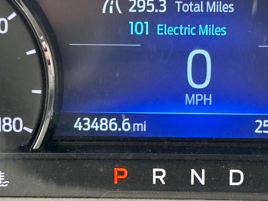 2022 Ford Escape SE Hybrid photo 8