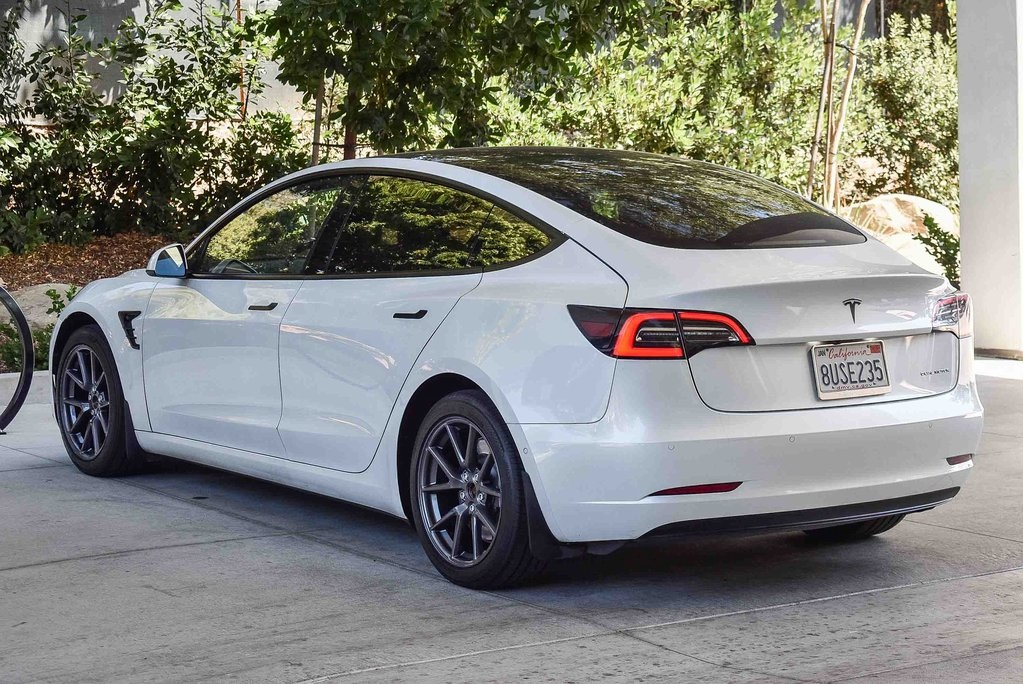 2021 Tesla Model 3 Long Range photo 4