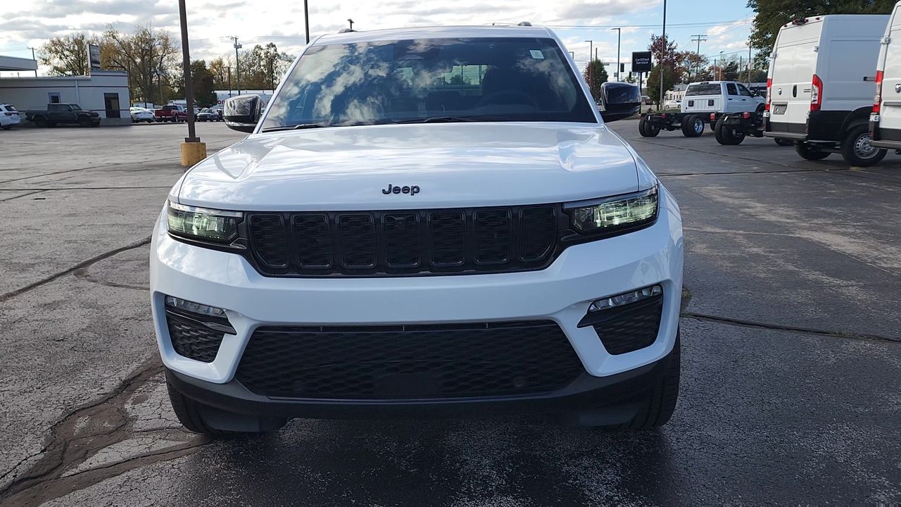 2025 Jeep Grand Cherokee Limited photo 2