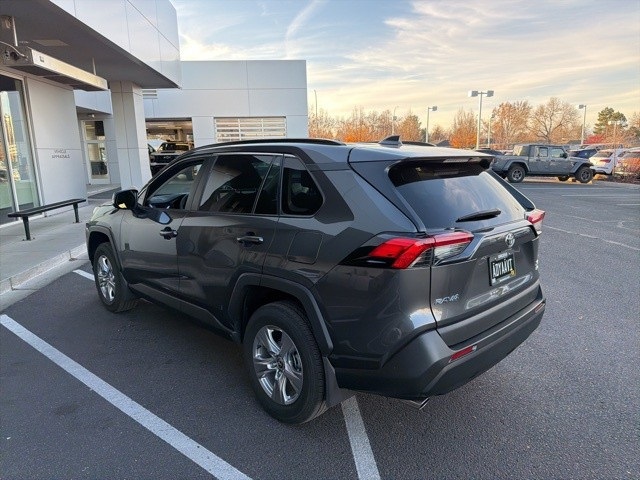 2024 Toyota RAV4 XLE photo 4