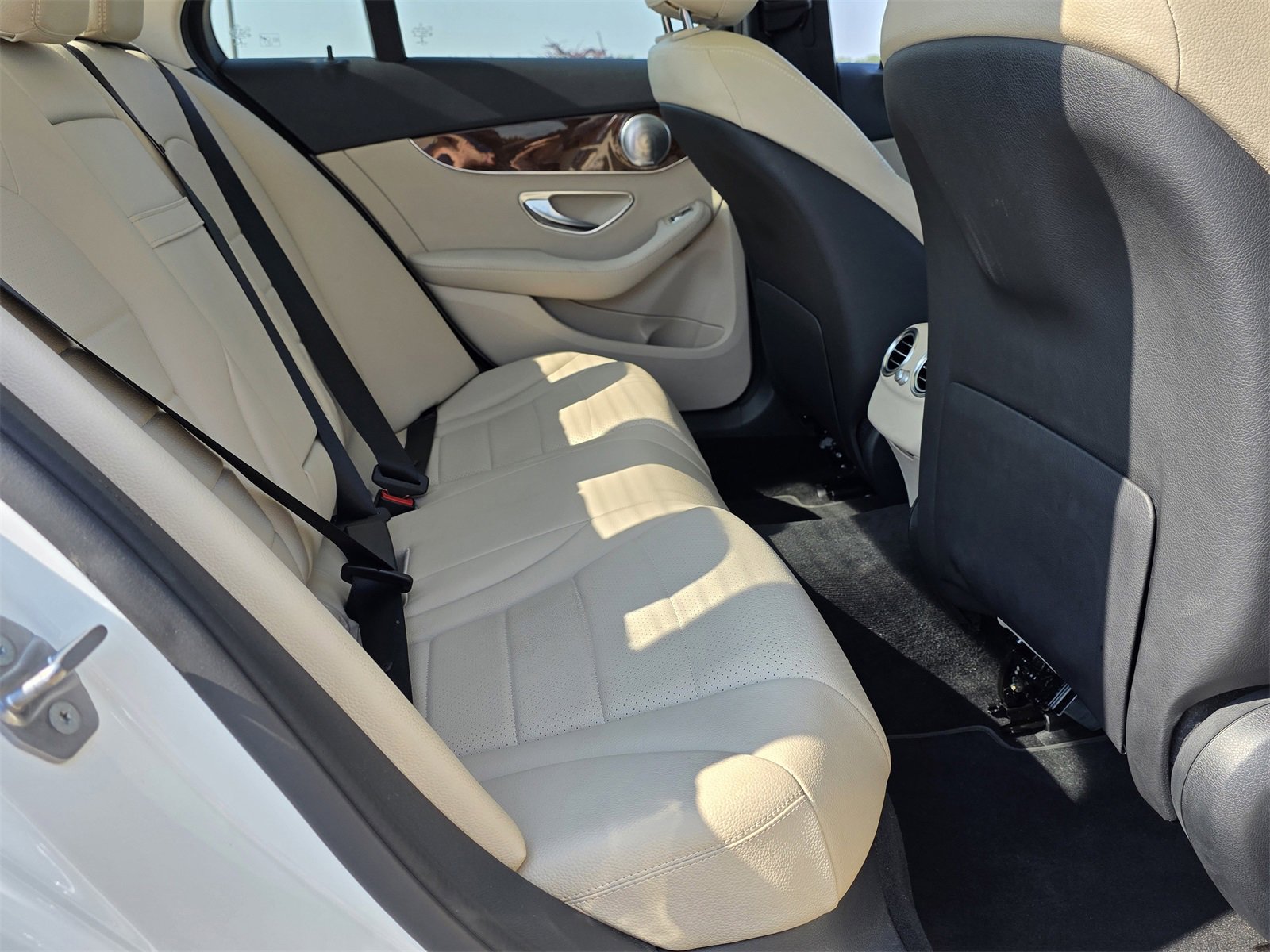 2016 Mercedes Benz C 300 photo 25