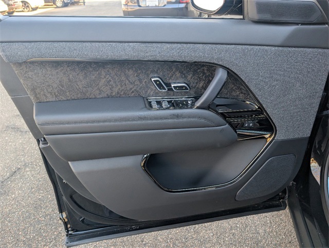 2025 Land Rover Range Rover Sport SE photo 9