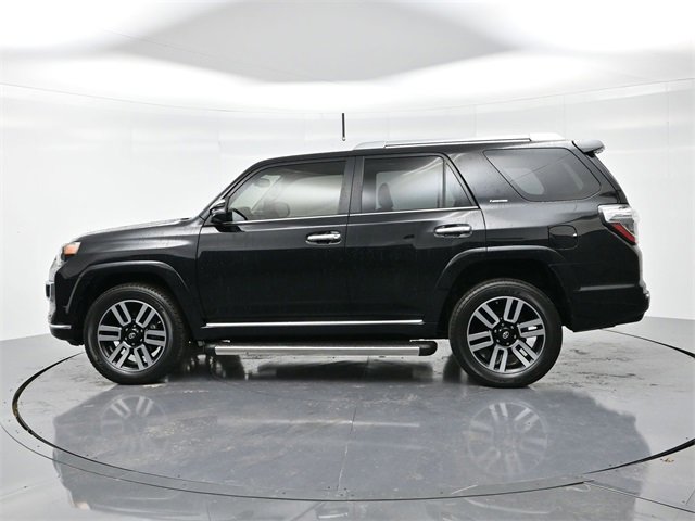 2018 Toyota 4Runner SR5 photo 4