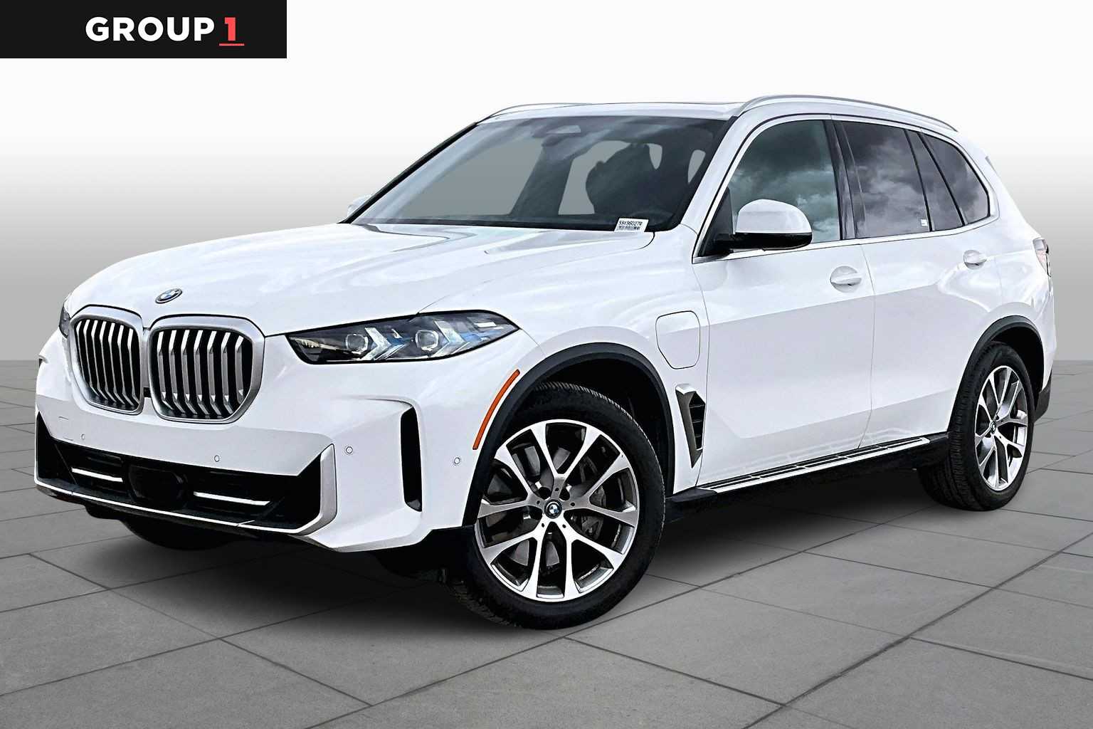 2025 BMW X5 50e's photo