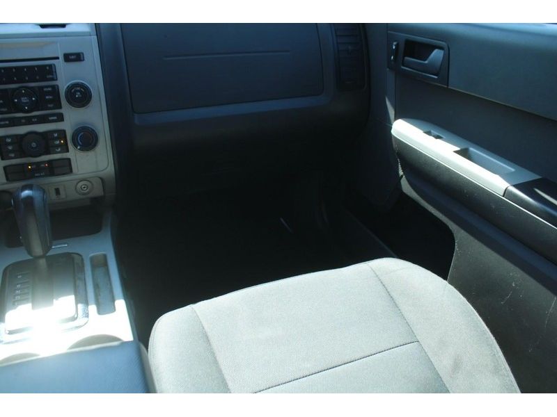 2011 Ford Escape XLT photo 11