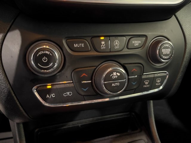 2022 Jeep Cherokee Limited photo 22