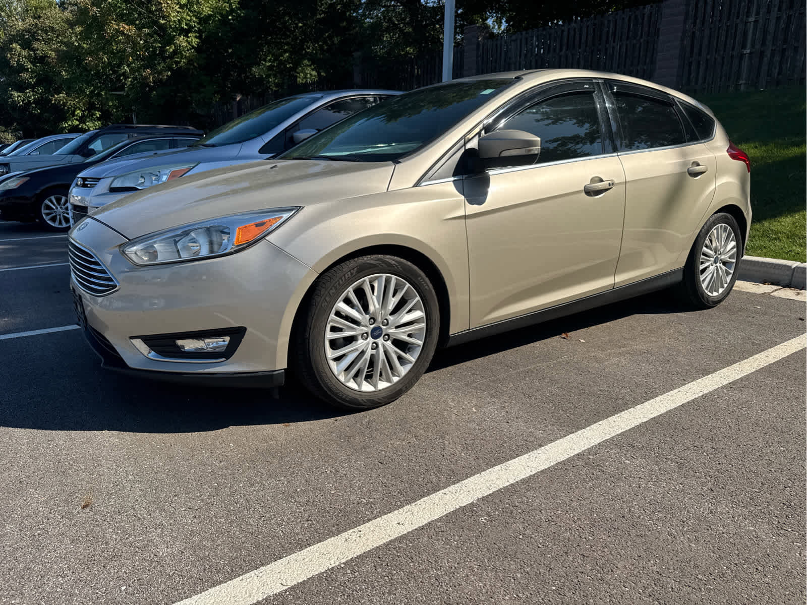 2017 Ford Focus Titanium photo 2