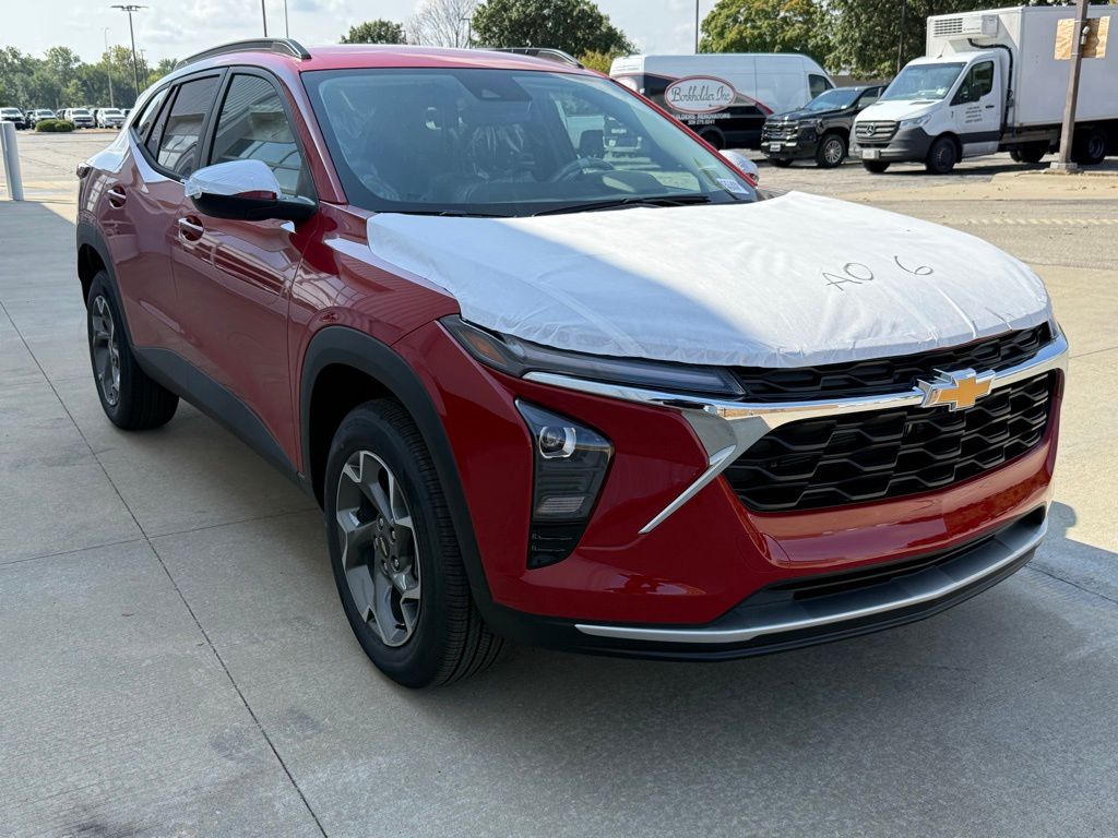 2026 Chevrolet Trax LT photo 2