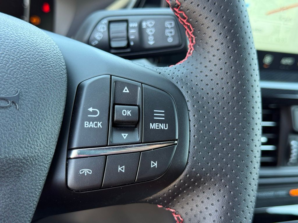 2025 Ford Escape ST-Line photo 9