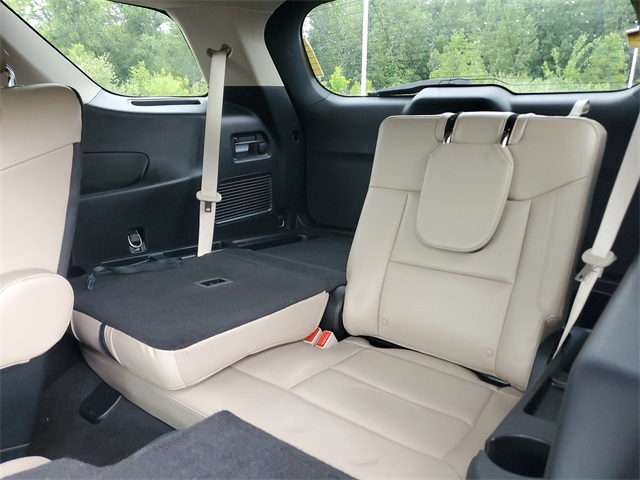 2022 Ford Explorer XLT photo 9