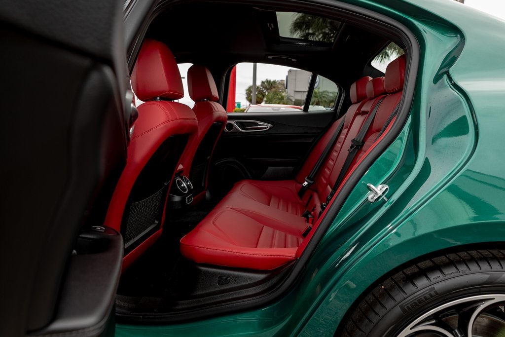 2025 Alfa Romeo Giulia Base photo 26