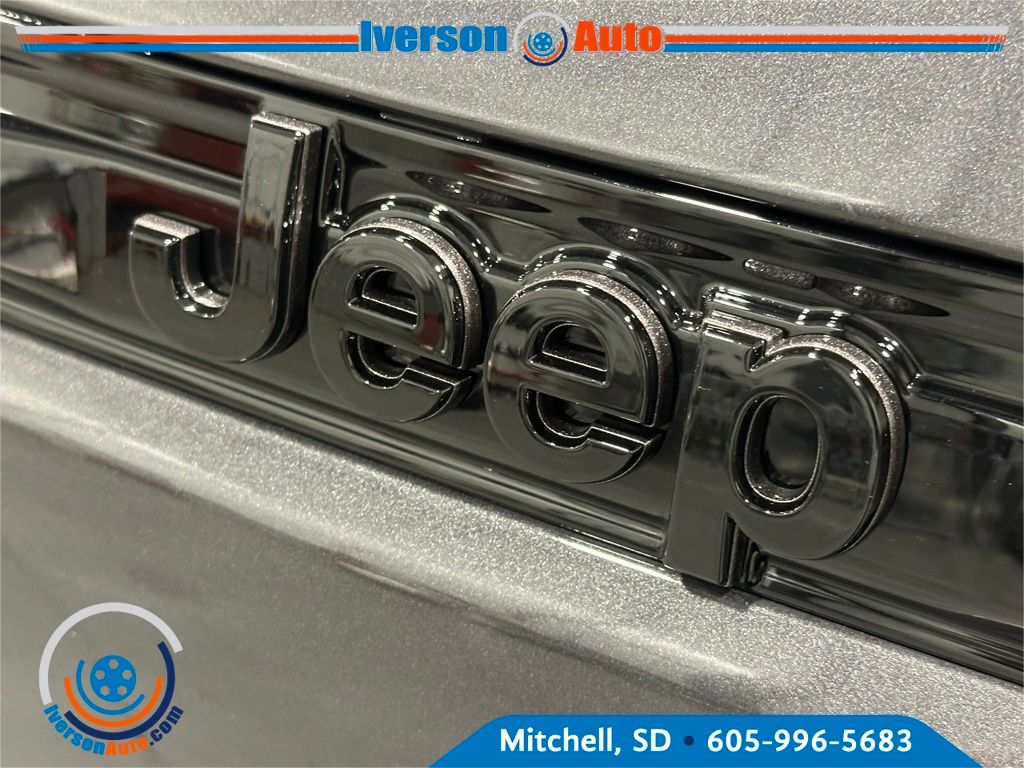 2025 Jeep Grand Cherokee Altitude X photo 4