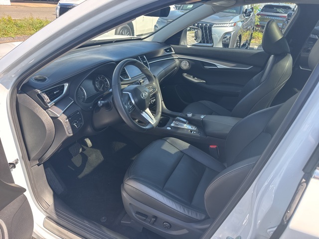 2023 Infiniti QX50 Luxe photo 9