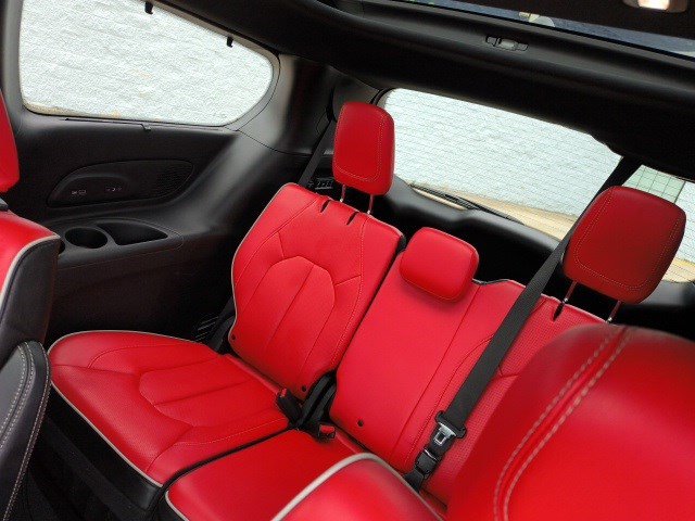 2020 Chrysler Pacifica Red photo 14