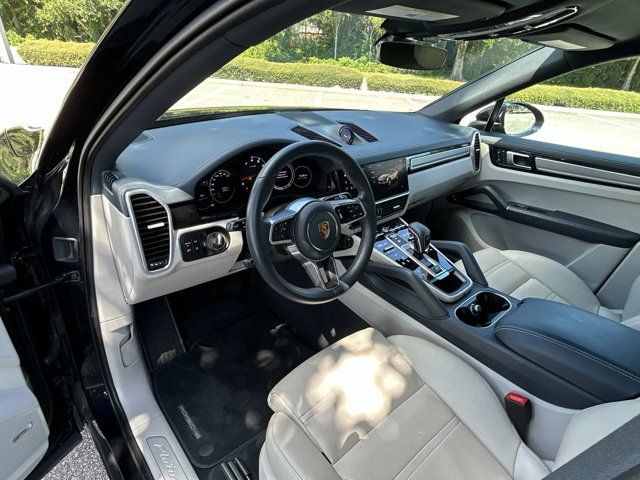 2023 Porsche Cayenne Coupe Platinum Edition photo 4