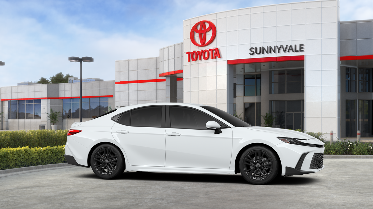 2026 Toyota Camry SE photo 12