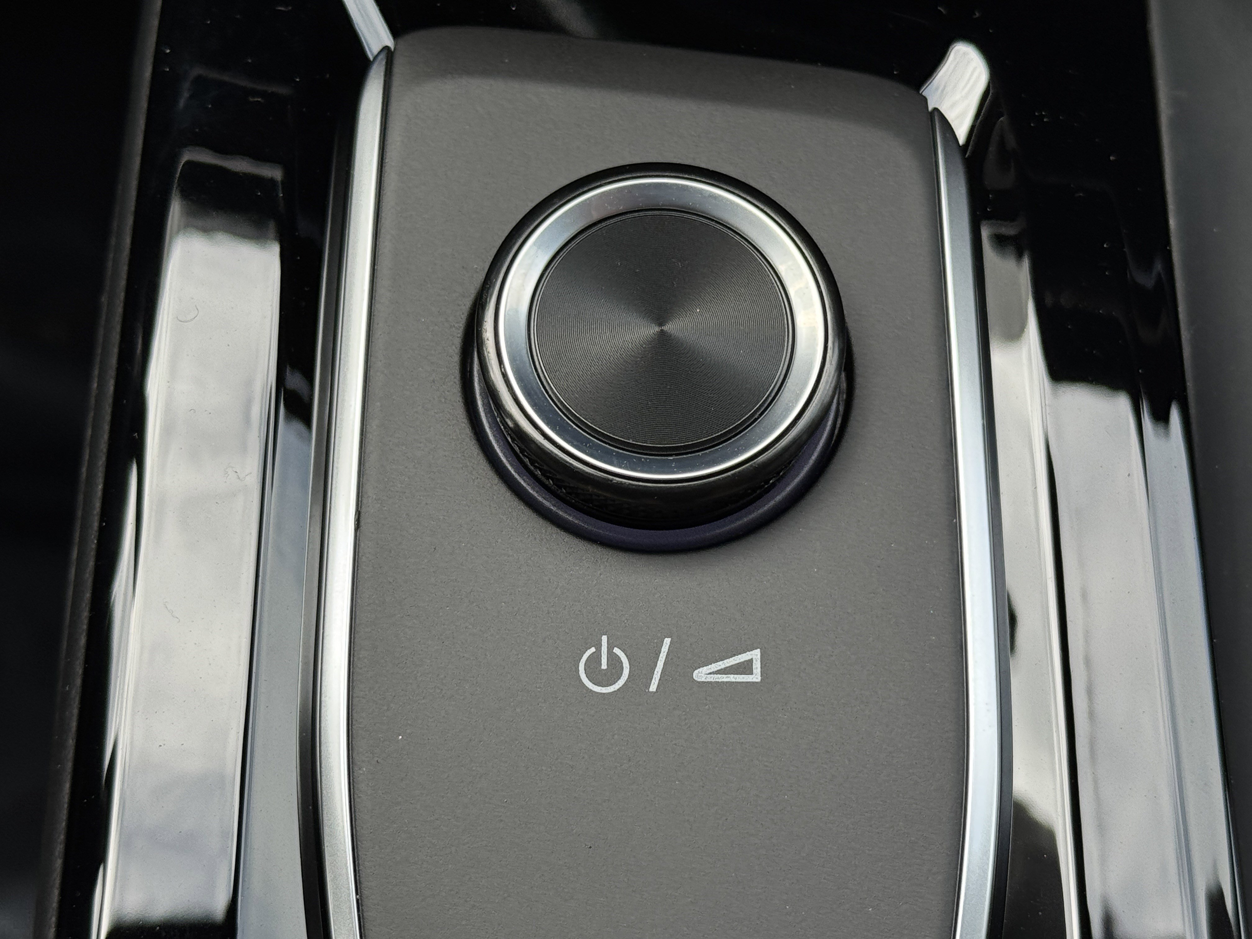 2026 Buick Enclave Preferred photo 2