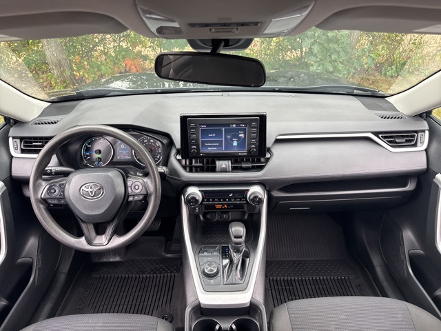 2021 Toyota RAV4 Hybrid LE photo 17