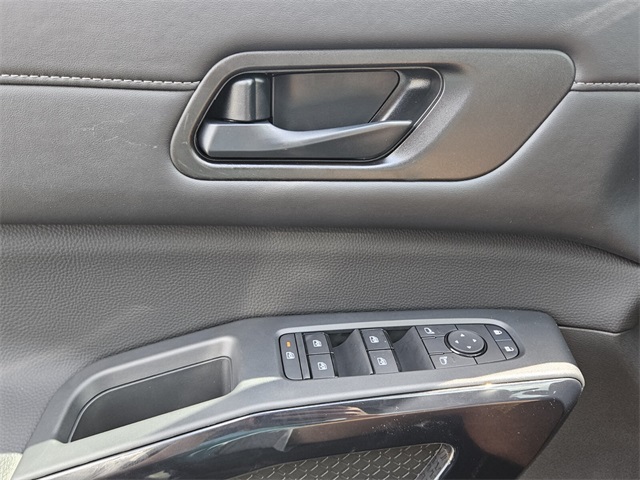2025 Nissan Pathfinder SV photo 26