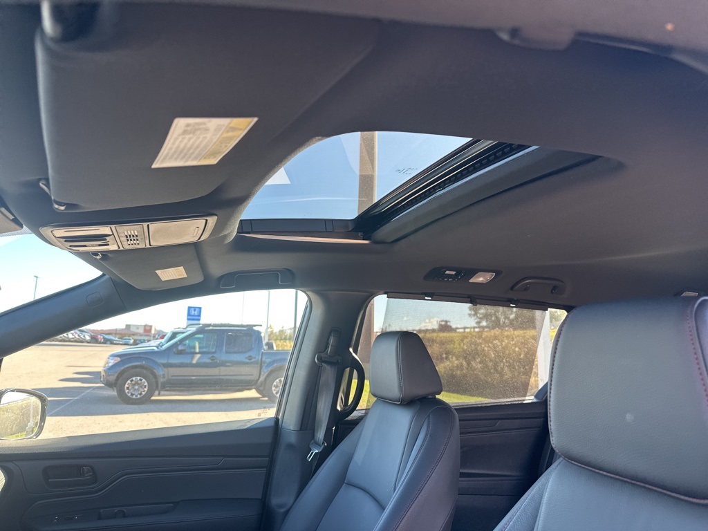 2025 Honda Odyssey photo 3