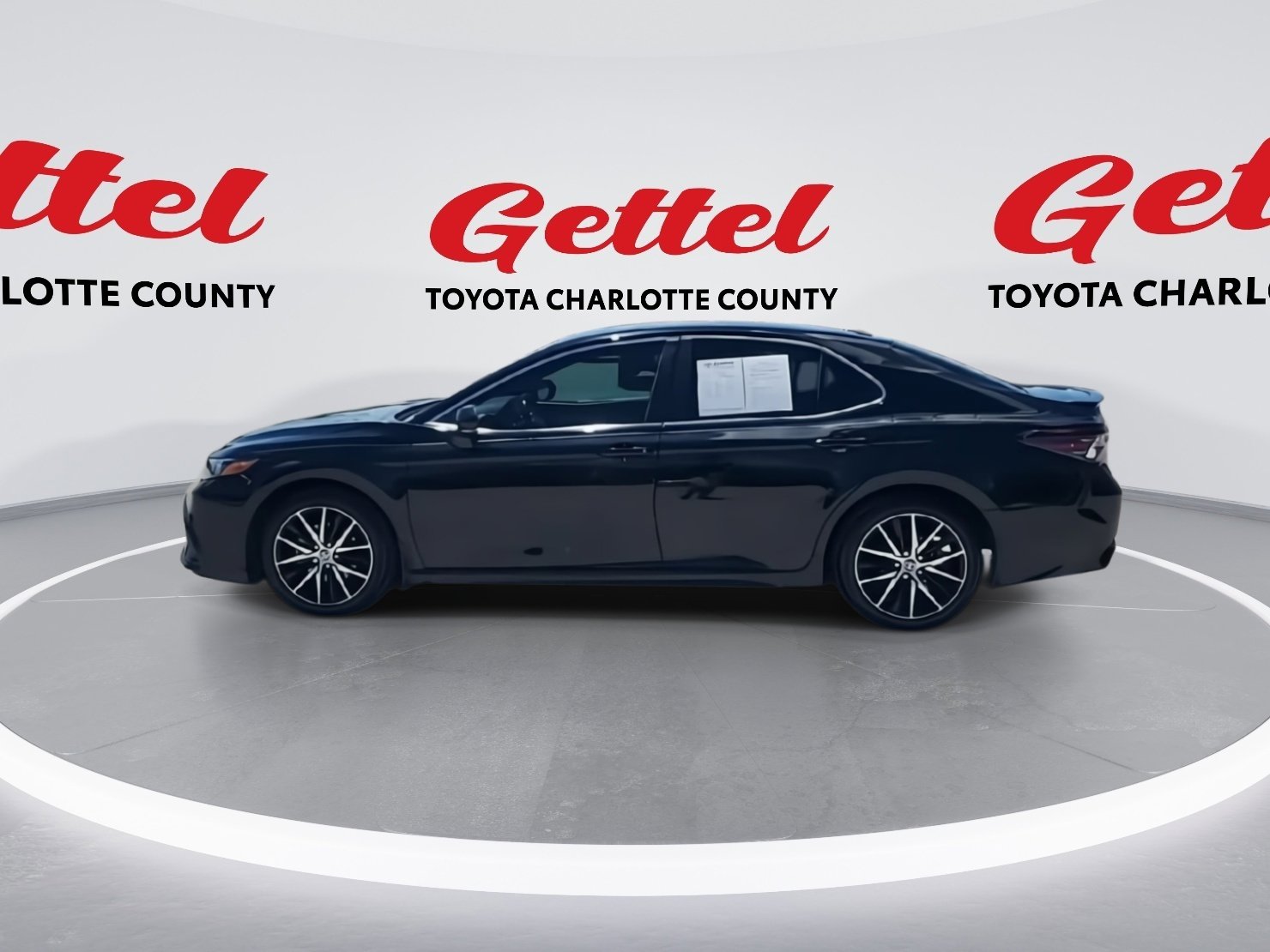 2023 Toyota Camry SE photo 4