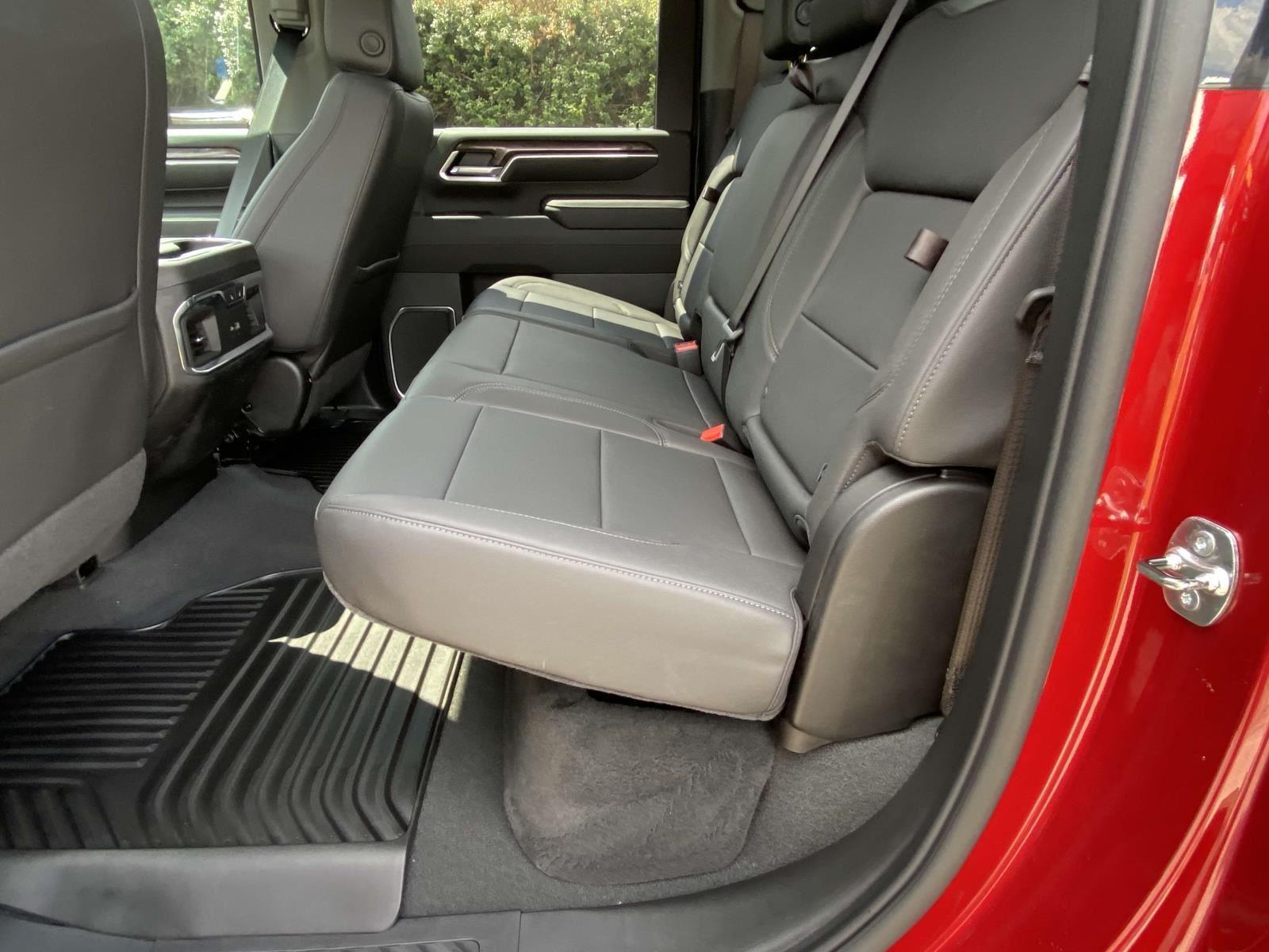 2025 Chevrolet Silverado 2500HD LTZ photo 13