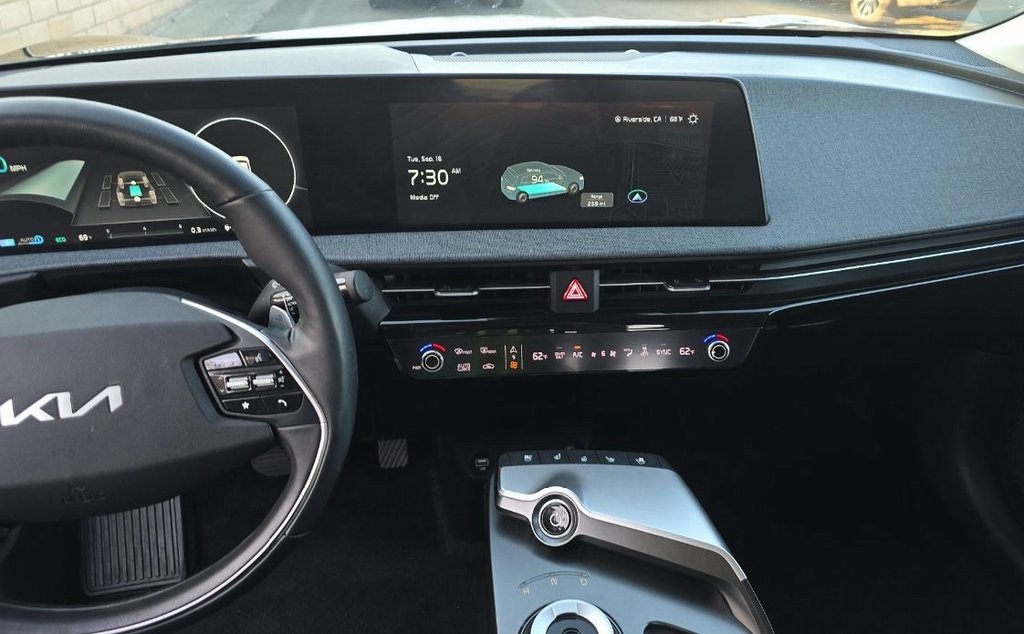 2022 Kia EV6 Wind photo 10