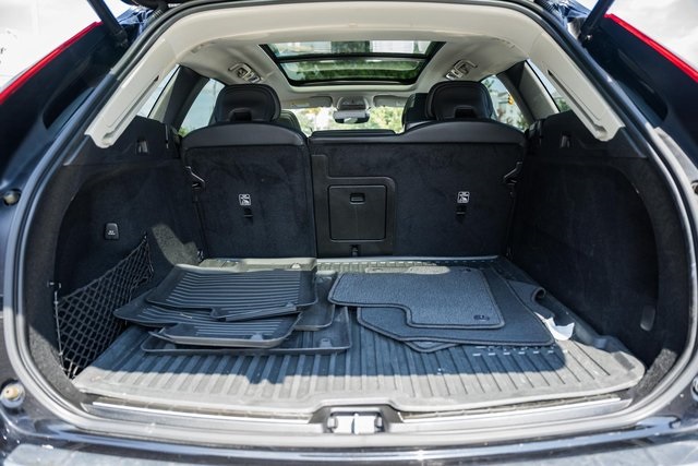 2022 Volvo XC60 Inscription photo 9