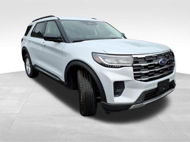 2025 Ford Explorer photo 8
