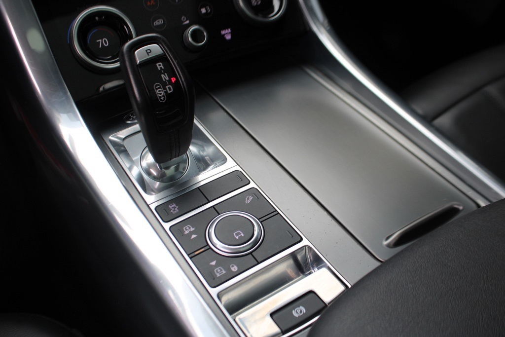 2020 Land Rover Range Rover Sport SE photo 19