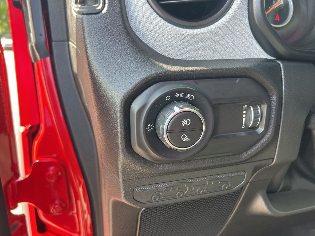 2025 Jeep Gladiator Sport photo 32