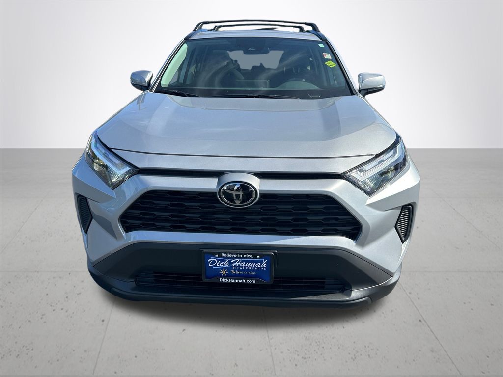 2025 Toyota RAV4 XLE photo 3