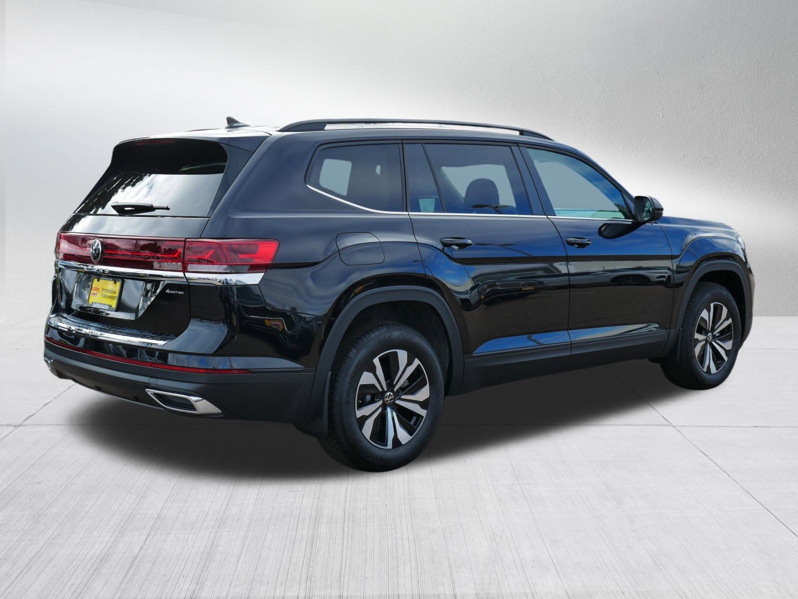 2026 Volkswagen Atlas SE photo 3