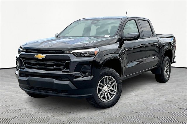 2025 Chevrolet Colorado Work Truck LT photo 3