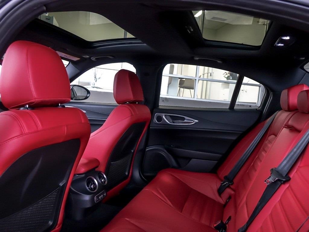 2025 ALFA ROMEO GIULIA (952) - Image 11