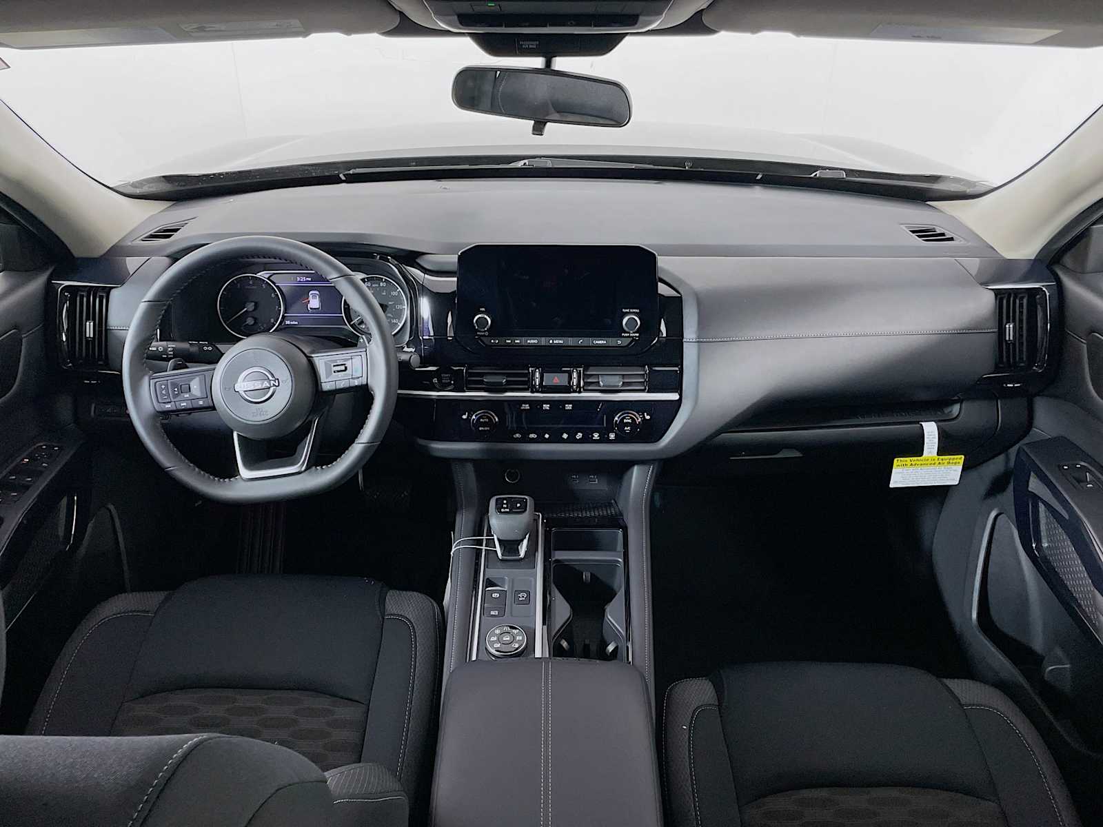 2025 Nissan Pathfinder SV photo 2