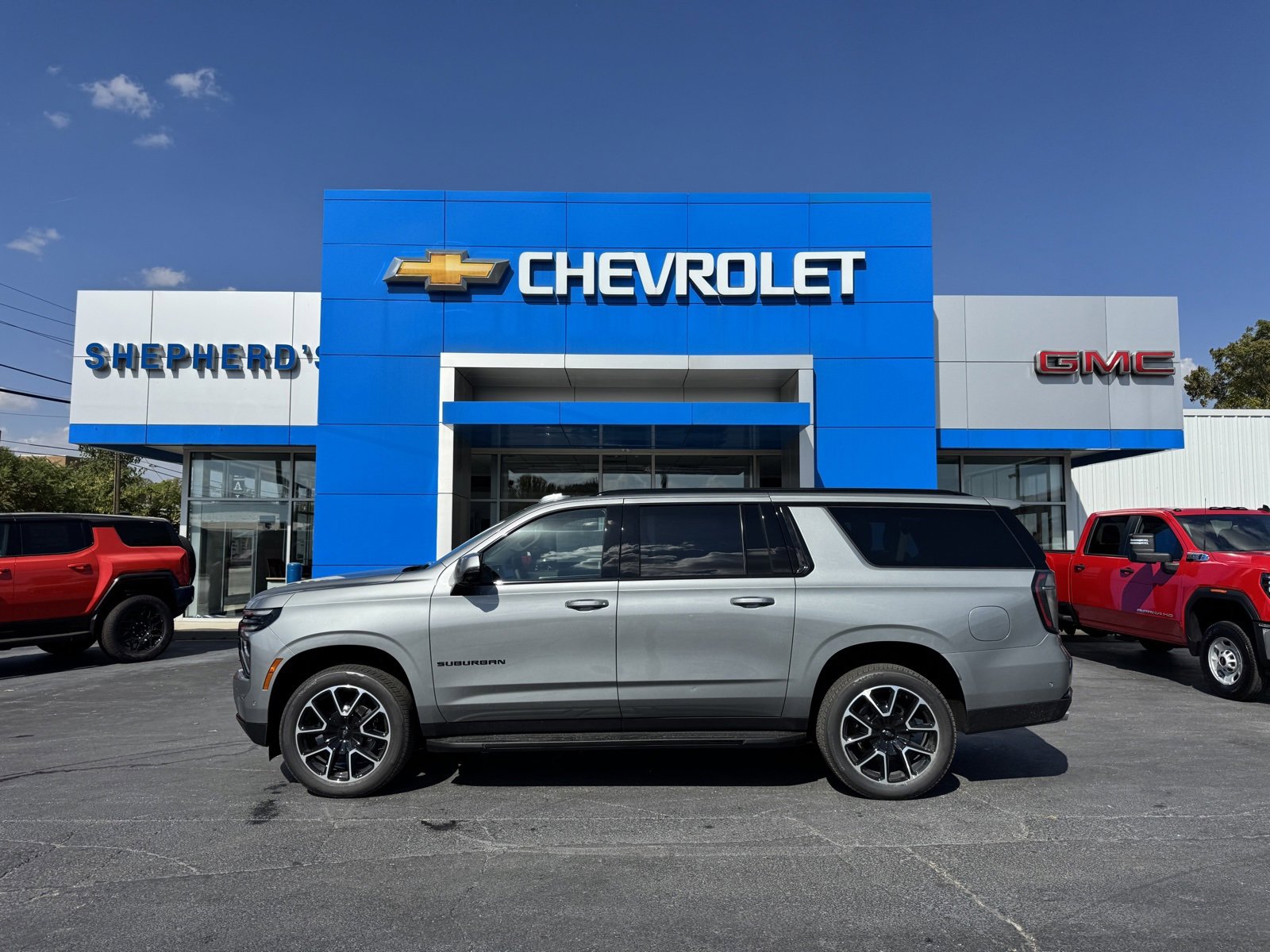 2026 Chevrolet Suburban RST photo 2