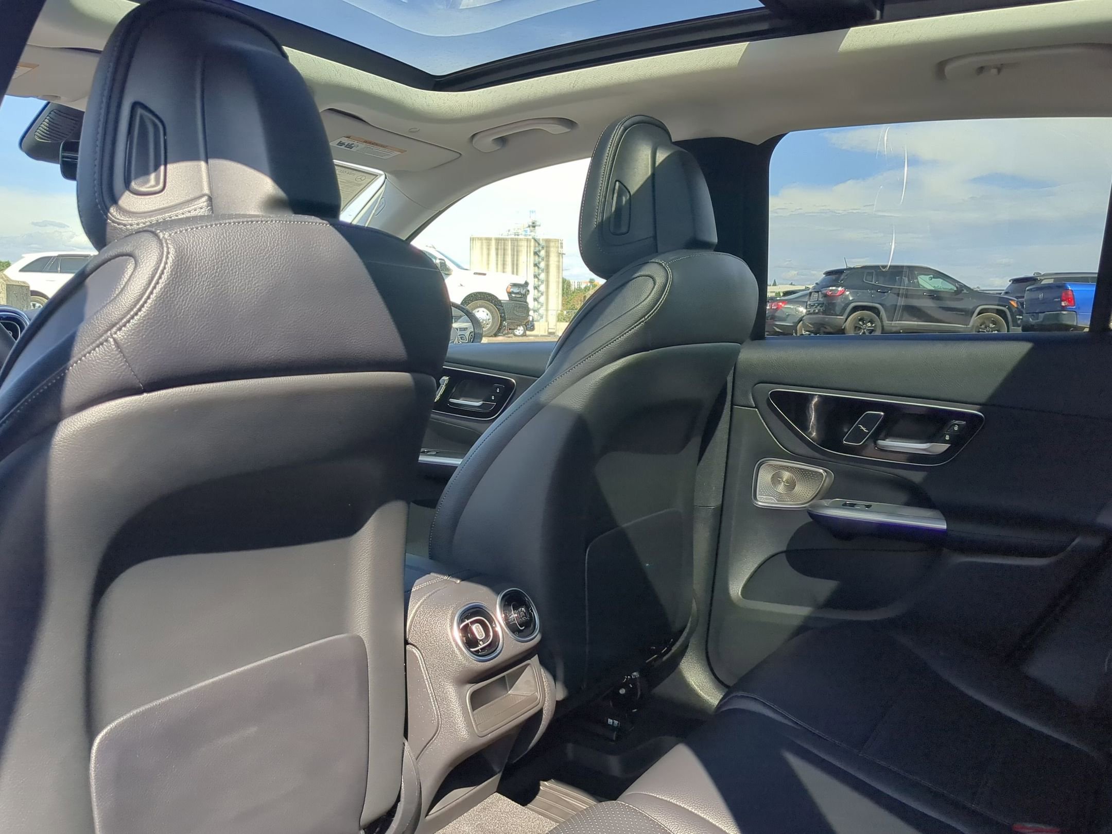2026 Mercedes Benz GLC 350e 4MATIC photo 8