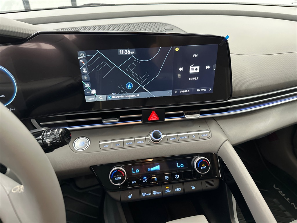 2025 Hyundai Elantra SEL Convenience photo 27