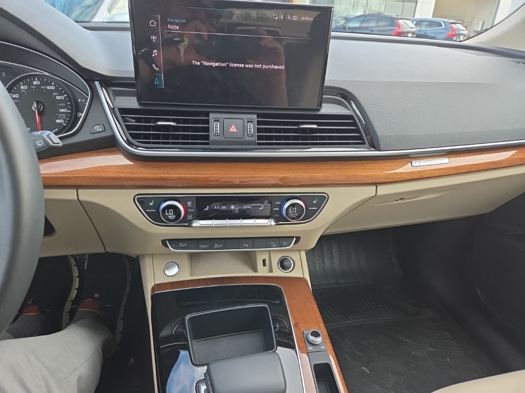 2023 Audi Q5 45 S line Premium photo 3