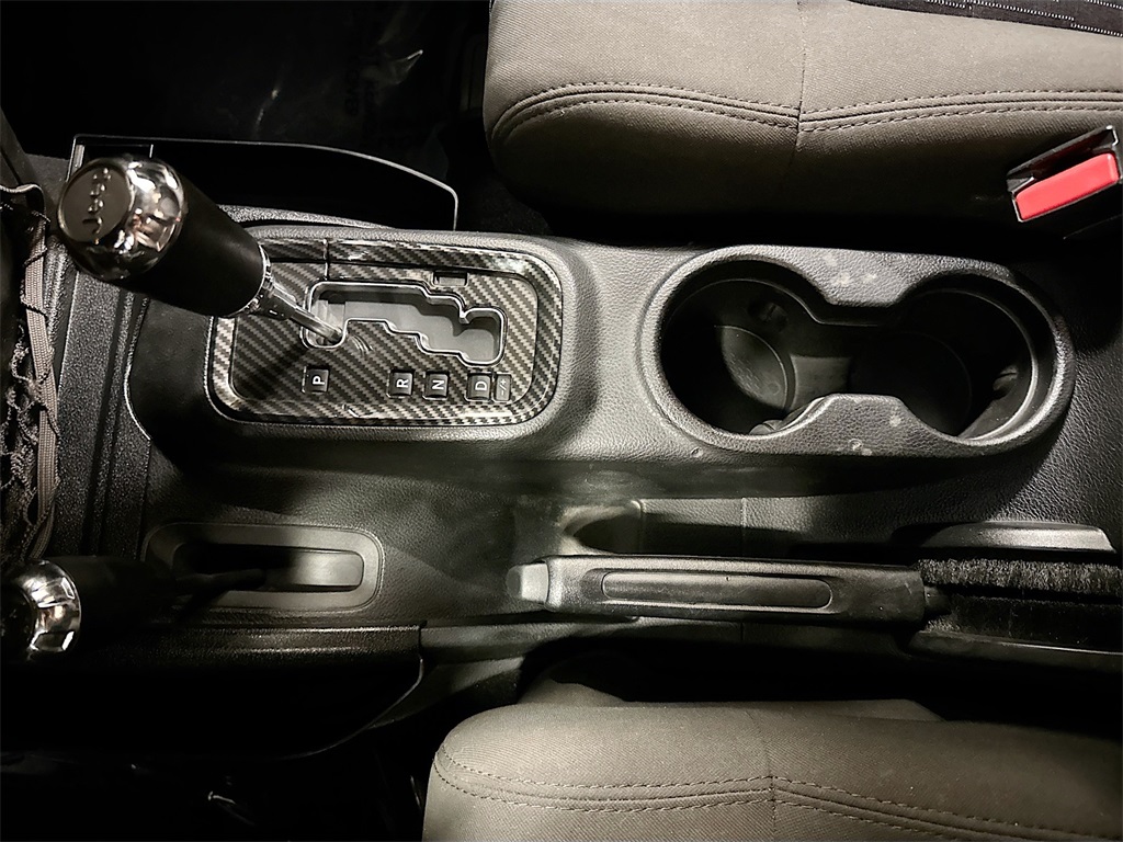 2012 Jeep Wrangler Sahara photo 22