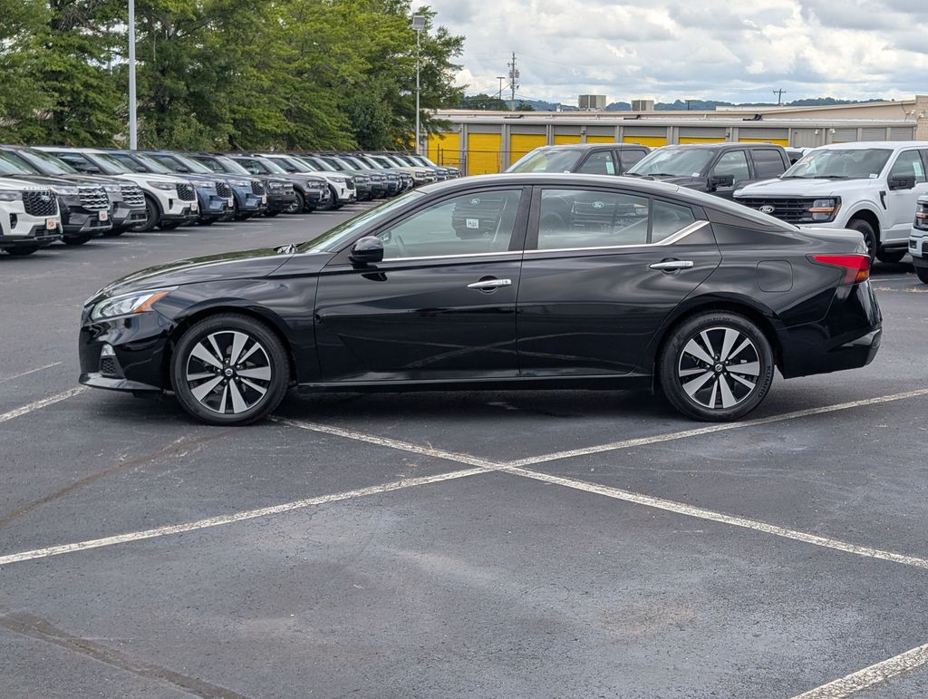 2022 Nissan Altima 2.5 SV photo 3