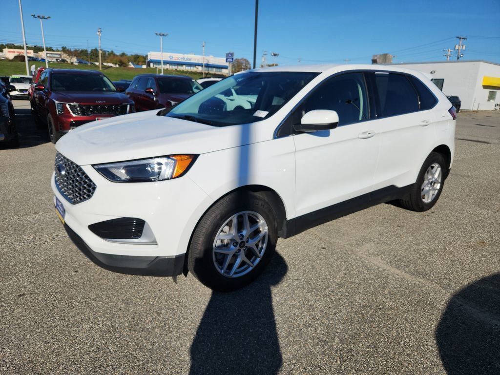 2024 Ford Edge SEL photo 3
