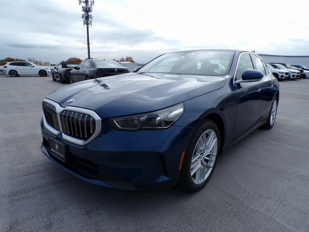 2025 BMW 5 Series 530i